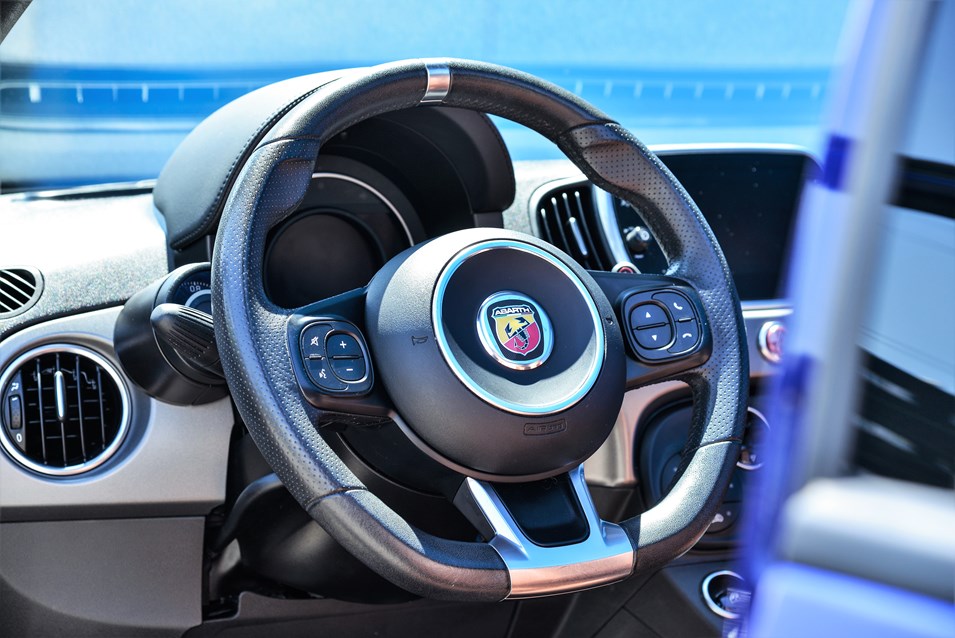 595 Abarth Cabrio