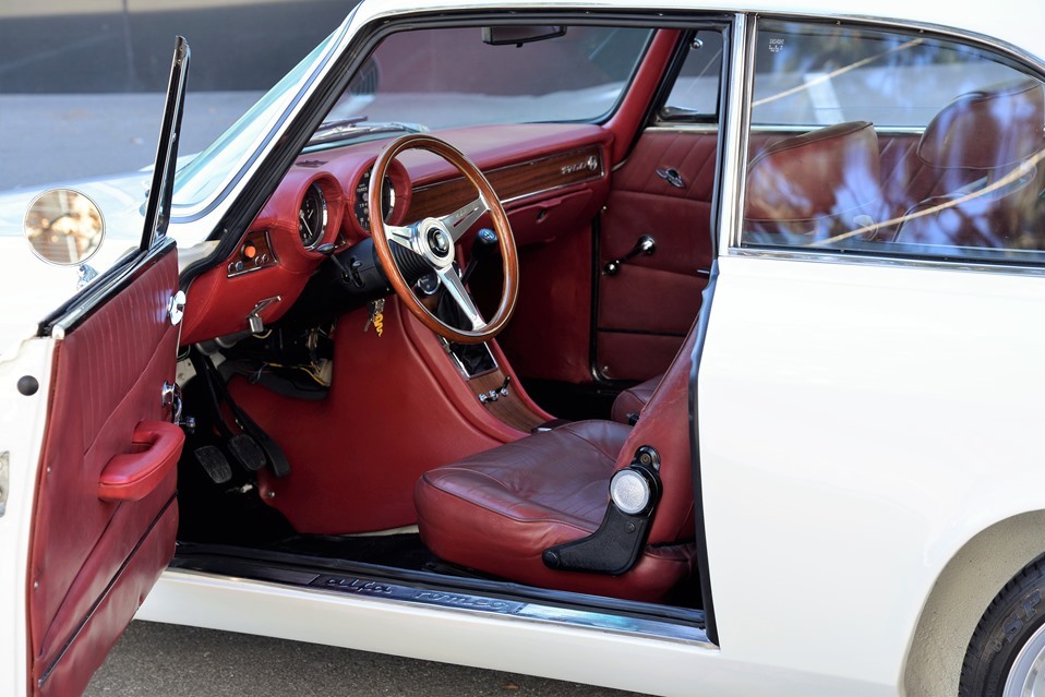 Alfa Romeo 1750 GTV
