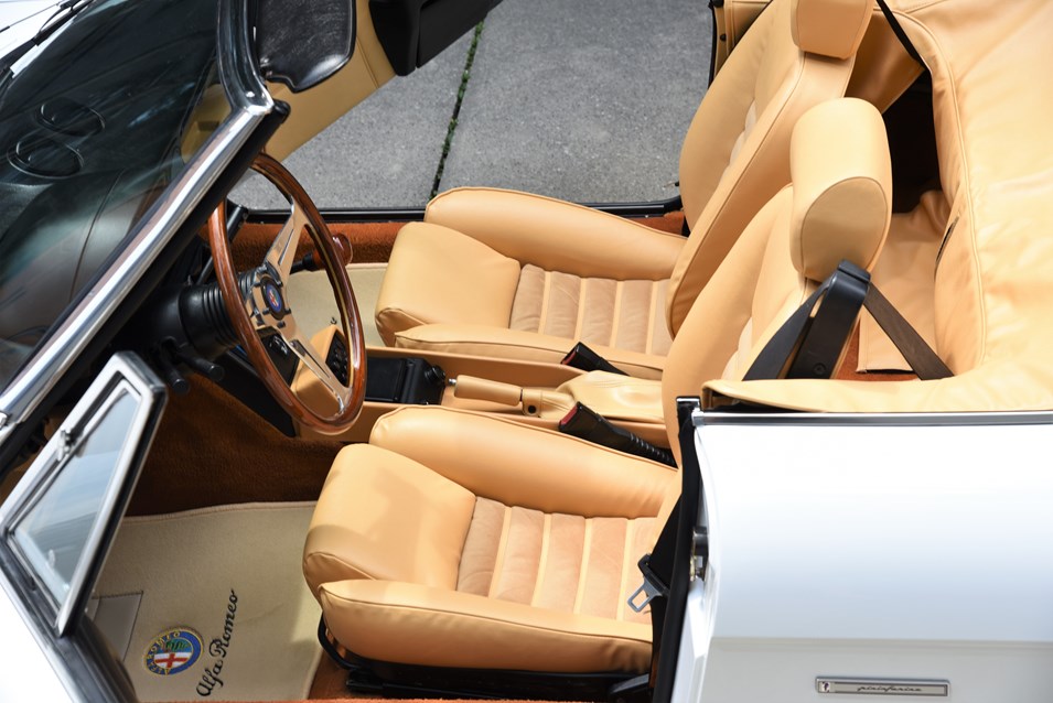 Alfa Romeo Spider 2.0