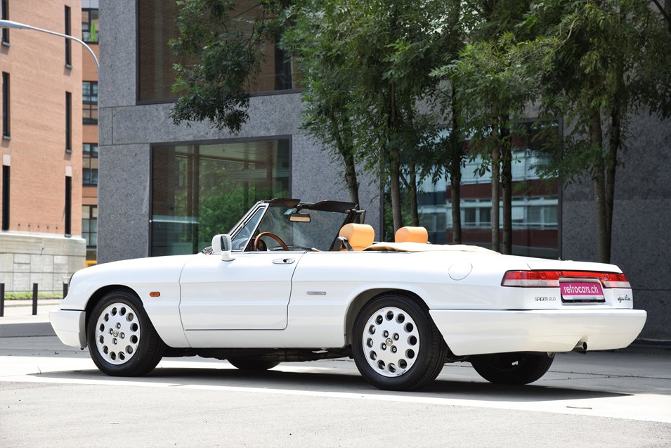 Alfa Romeo Spider 2.0