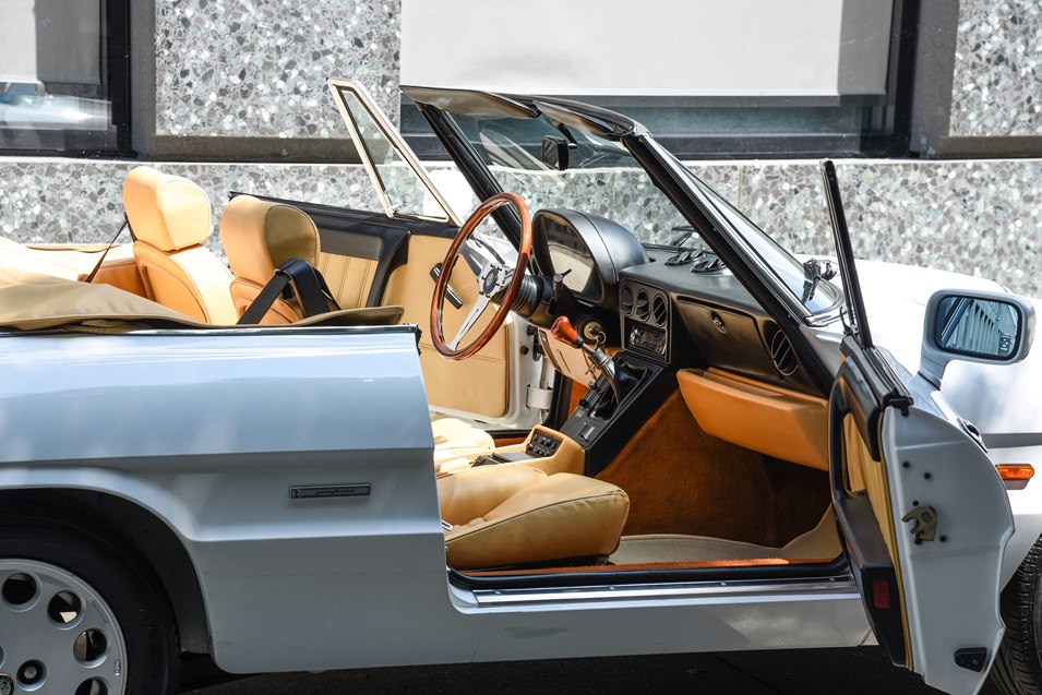 Alfa Romeo Spider 2.0