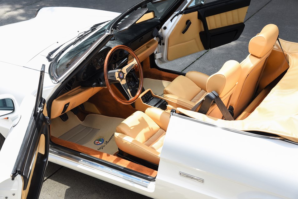 Alfa Romeo Spider 2.0
