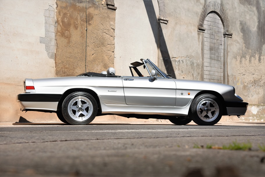 Alfa Spider QV Zender