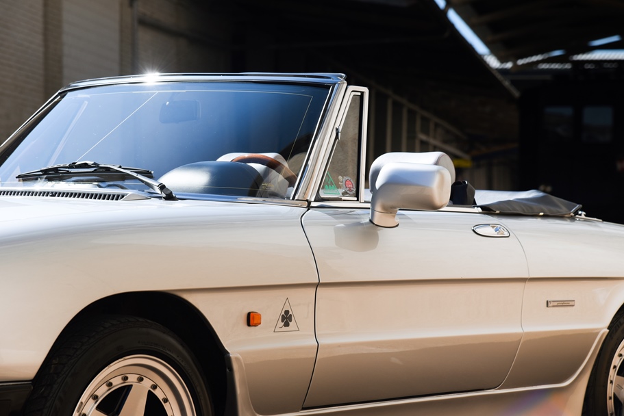 Alfa Spider QV Zender
