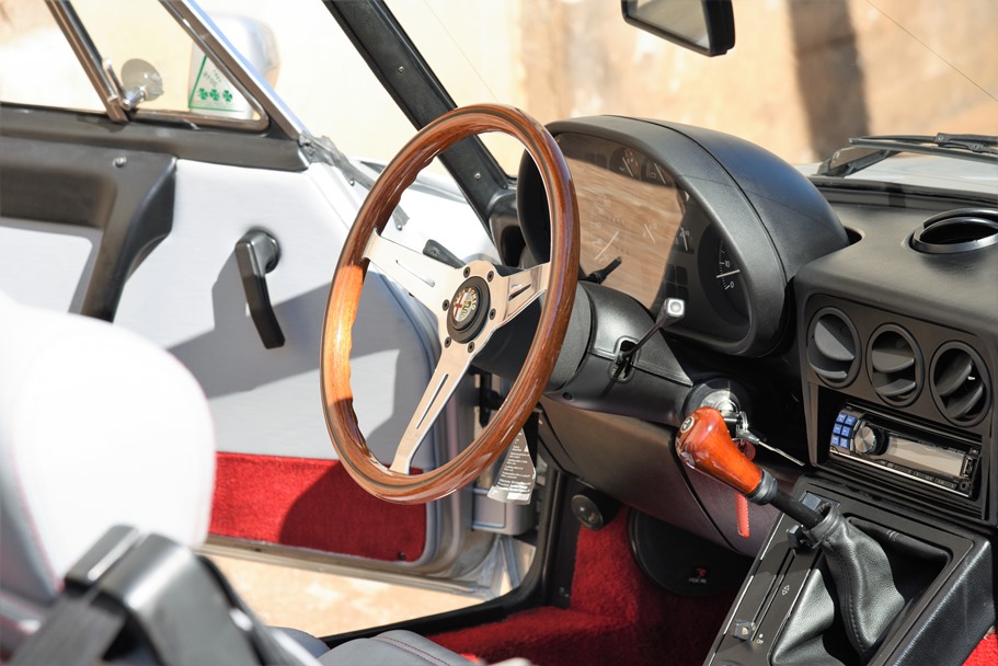 Alfa Spider QV Zender