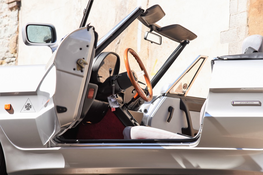 Alfa Spider QV Zender