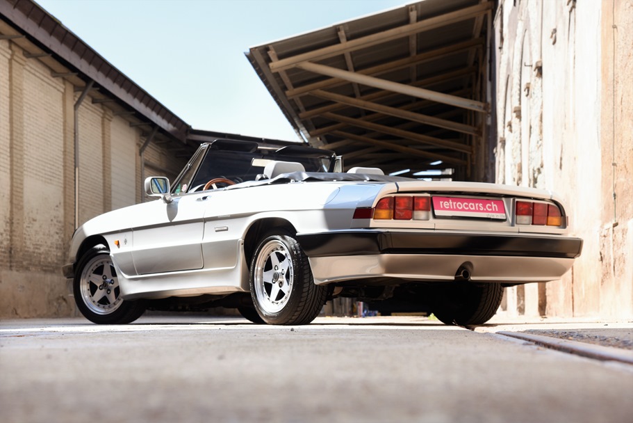 Alfa Spider QV Zender