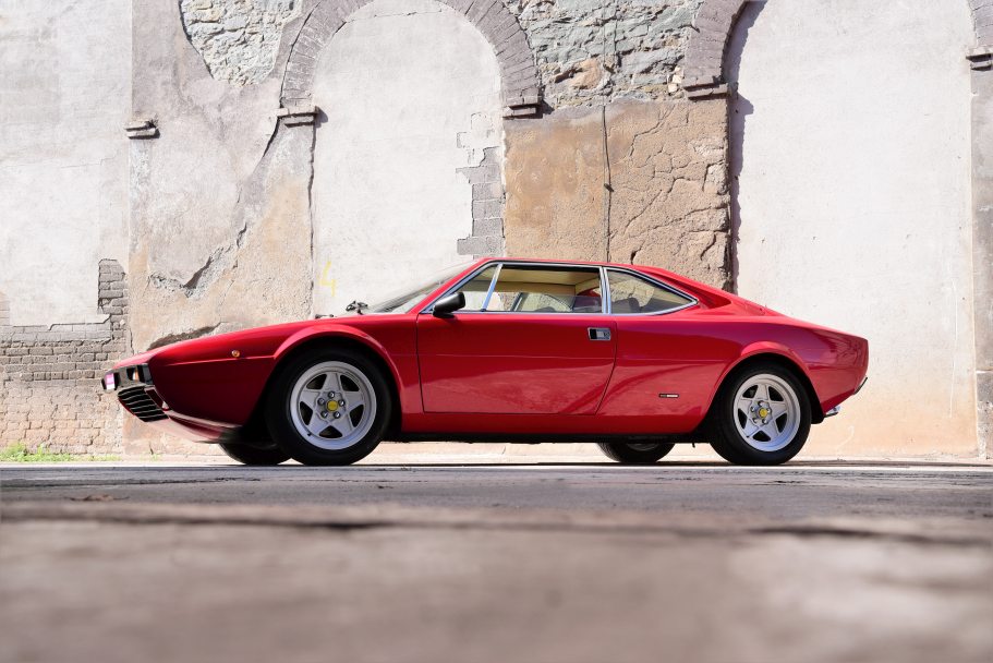 Ferrari Dino 308 GT4
