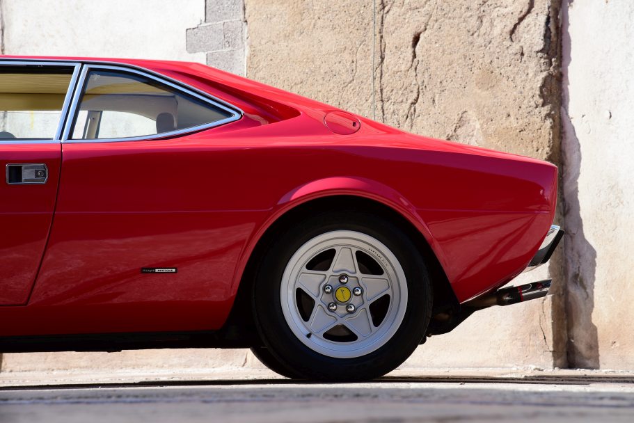 Ferrari Dino 308 GT4