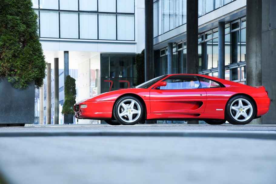 Ferrari F355