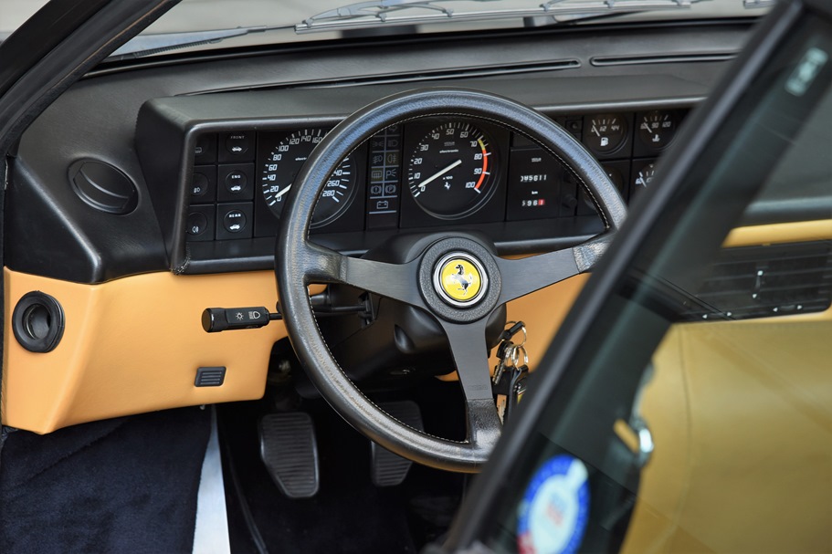 Ferrari Mondial QV