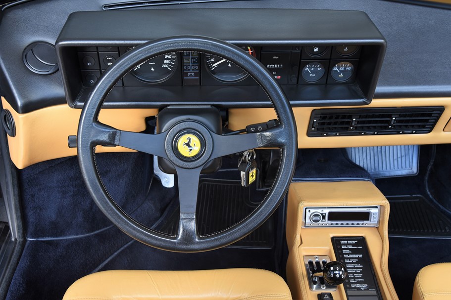 Ferrari Mondial QV