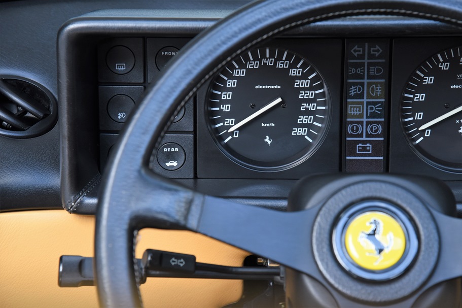 Ferrari Mondial QV