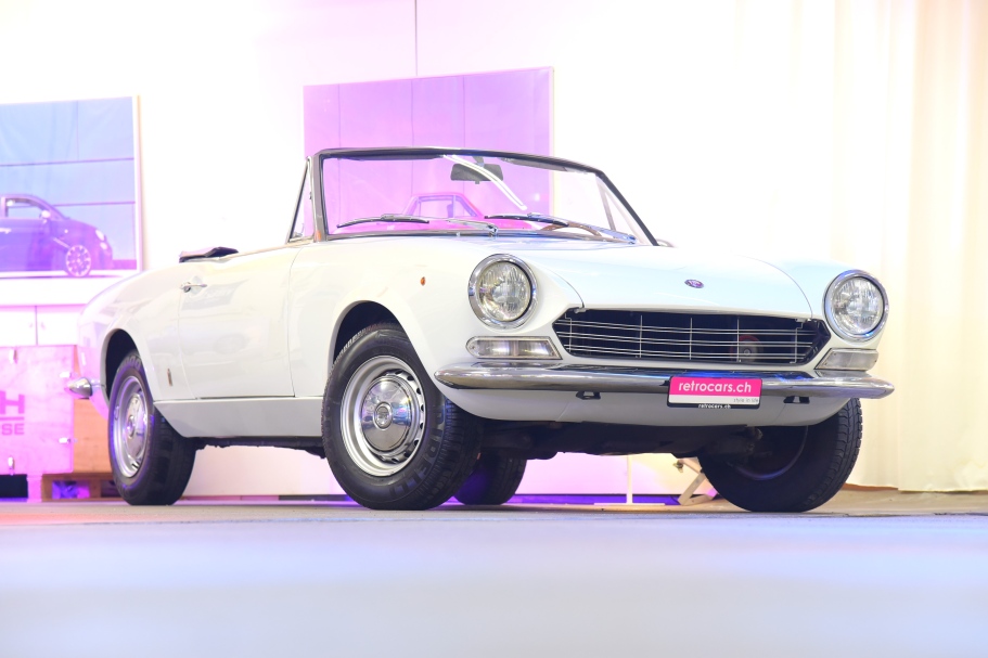 Fiat AS 124 Spider