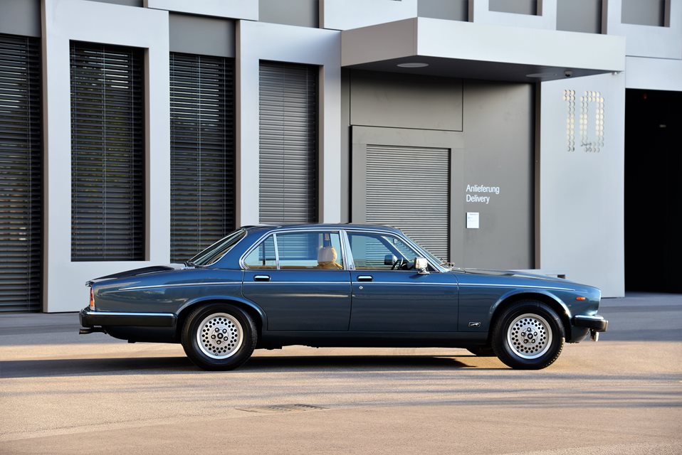 JAGUAR XJ12