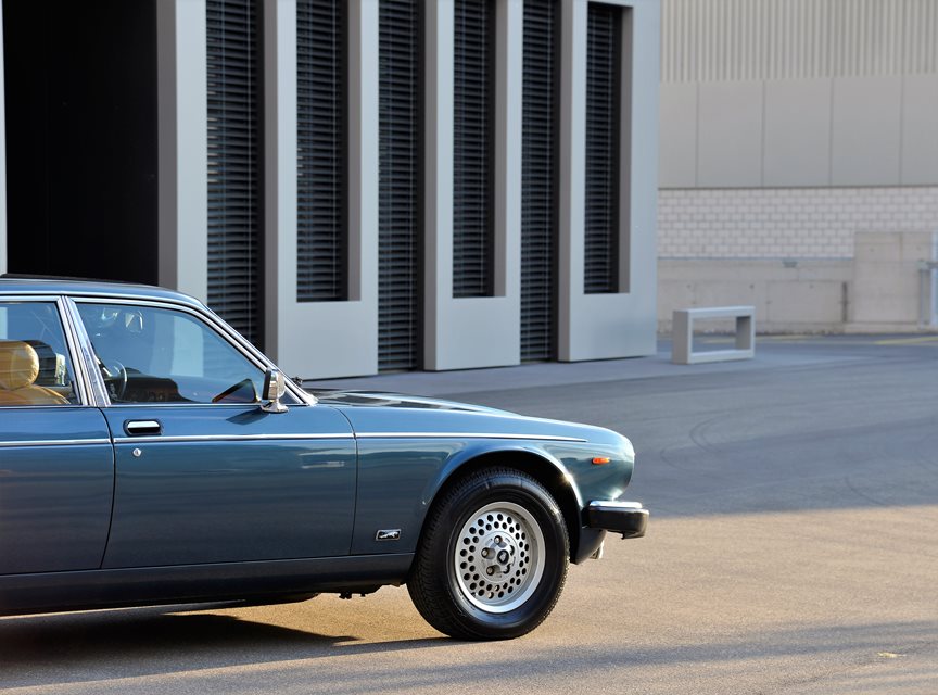 JAGUAR XJ12