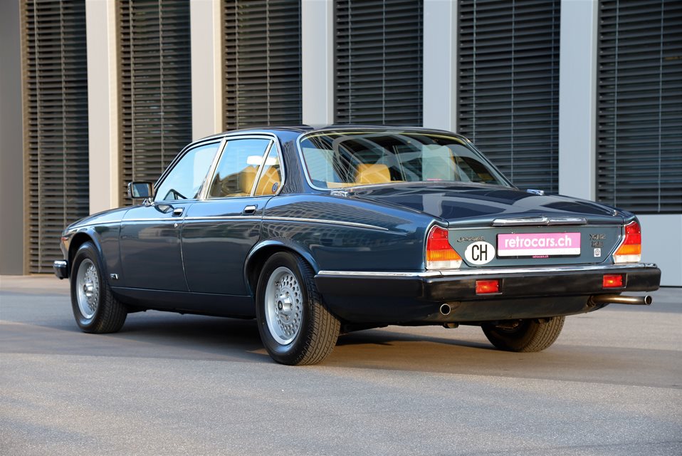 JAGUAR XJ12