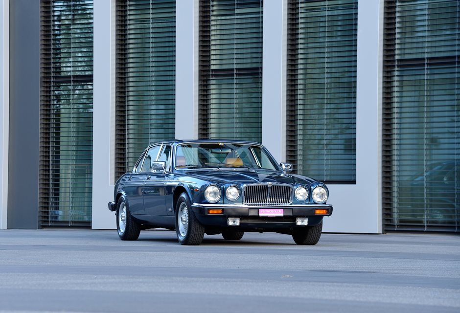 JAGUAR XJ12