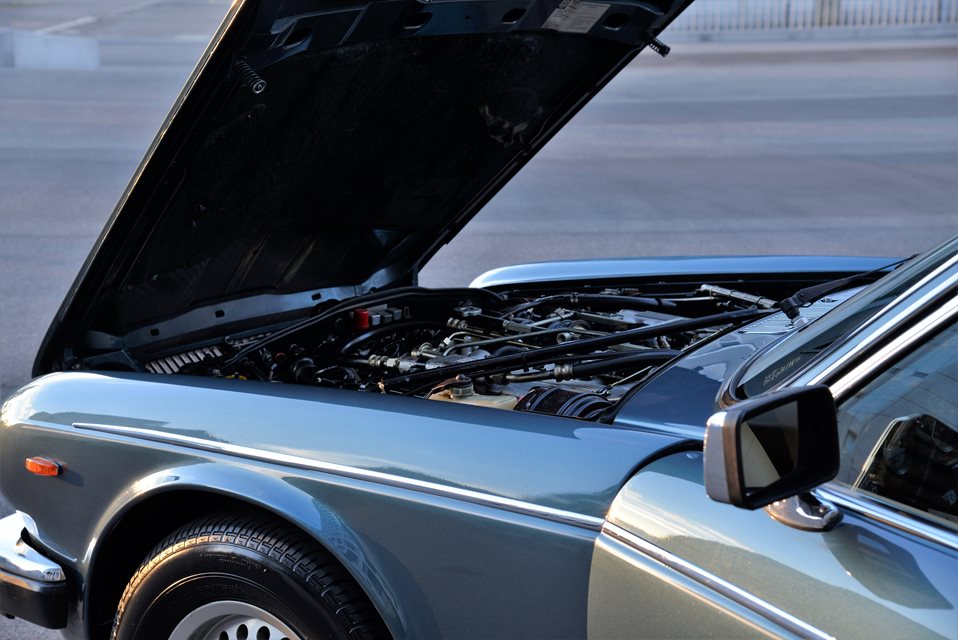 JAGUAR XJ12