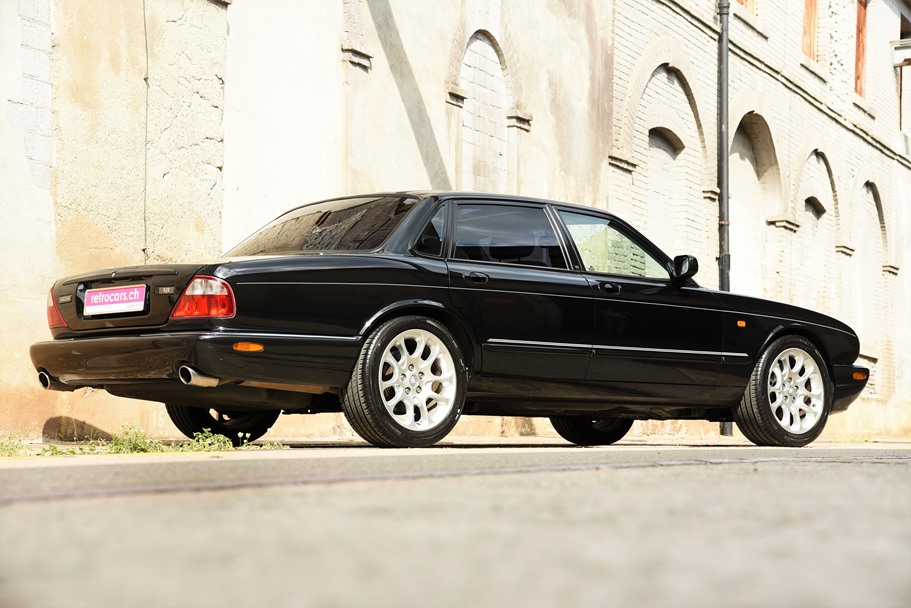 Jaguar XJR