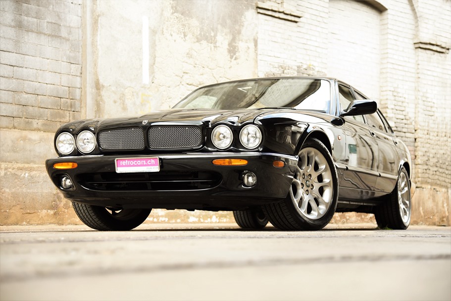 Jaguar XJR