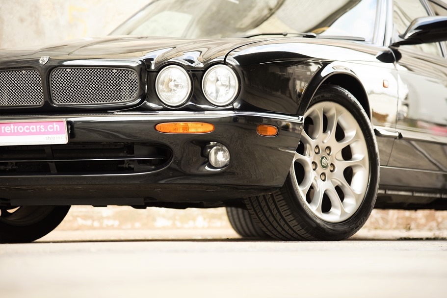 Jaguar XJR
