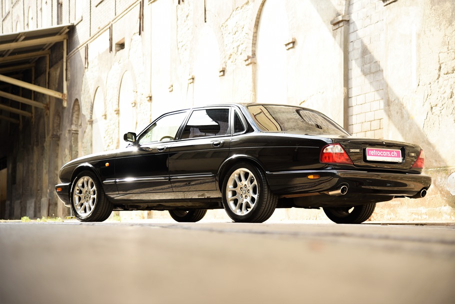 Jaguar XJR