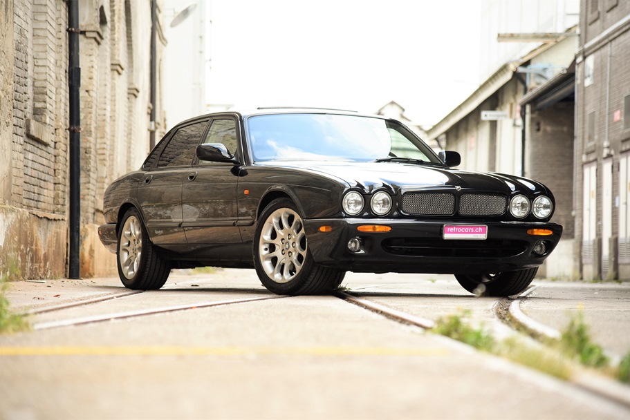 Jaguar XJR