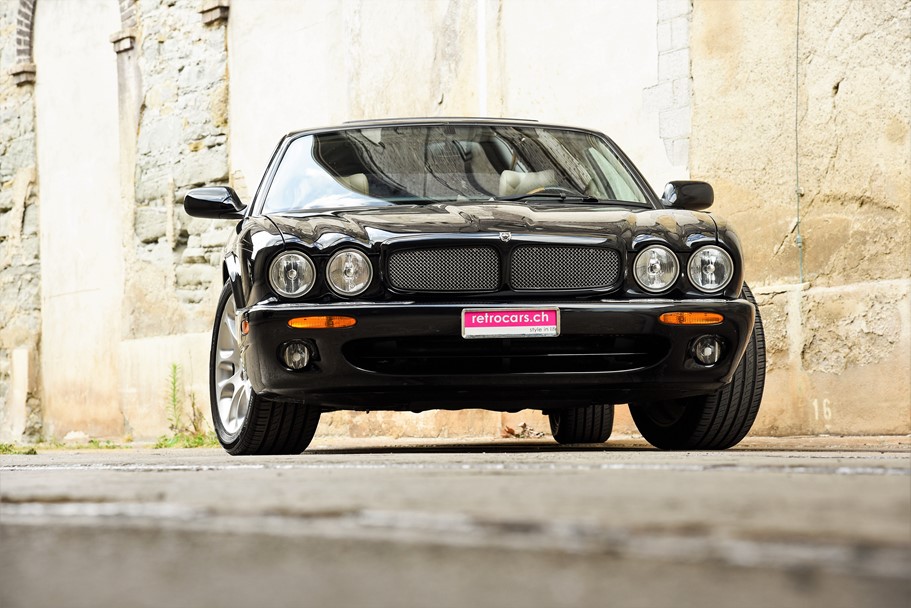 Jaguar XJR