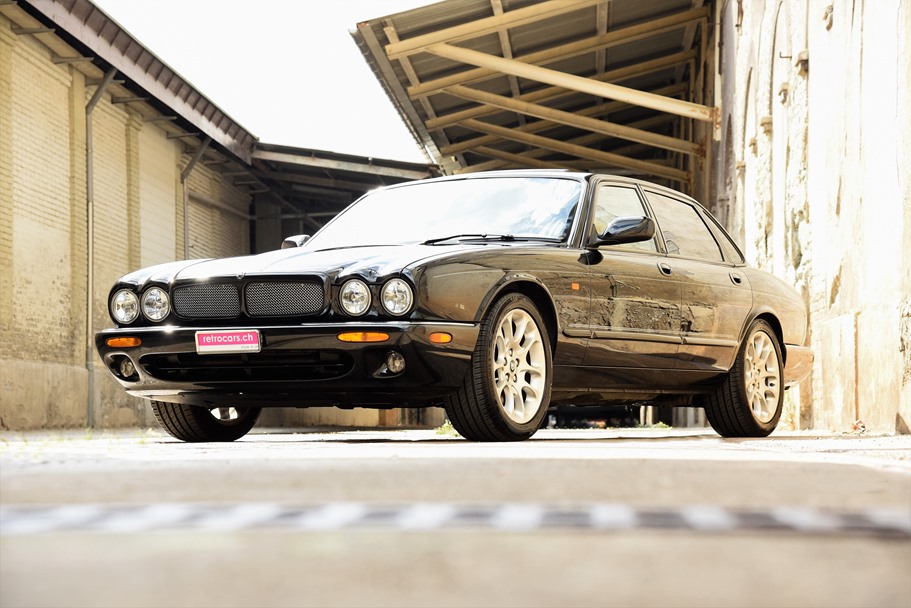 Jaguar XJR