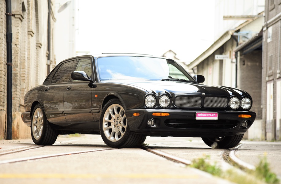 Jaguar XJR