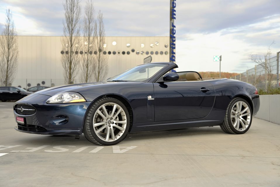 Jaguar XK 8