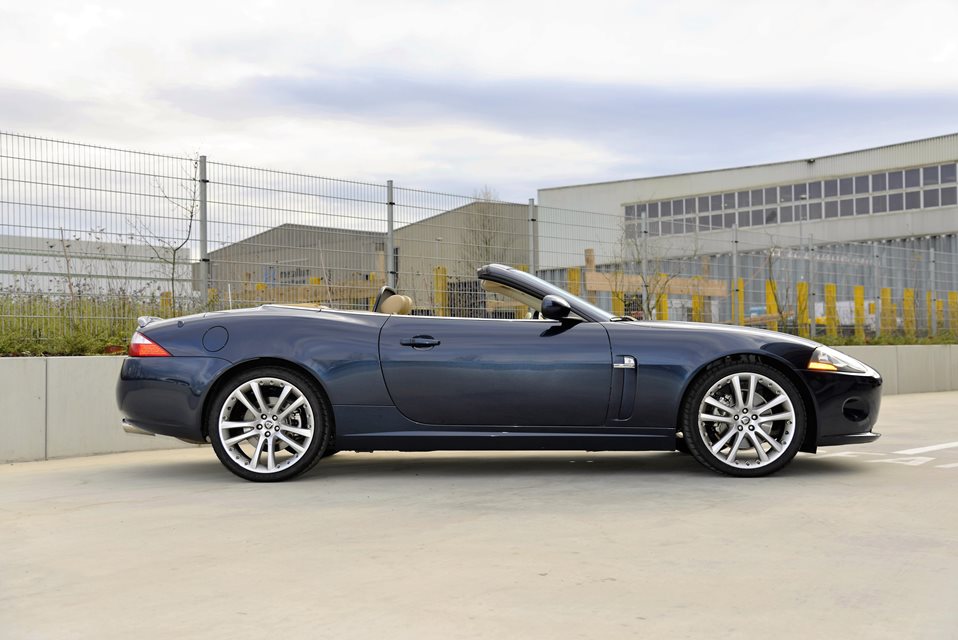 Jaguar XK 8