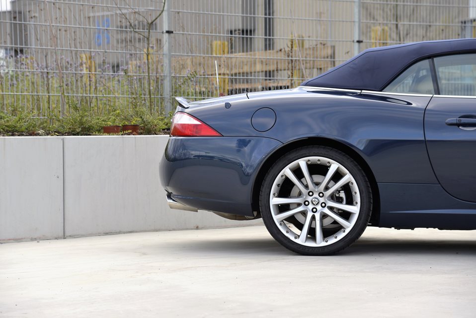 Jaguar XK 8