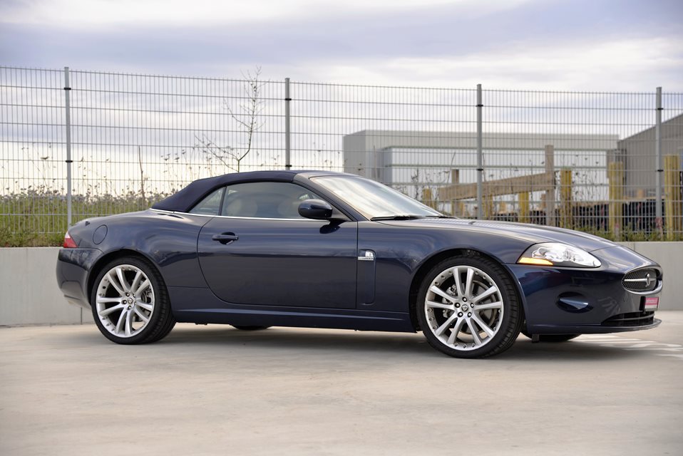 Jaguar XK 8