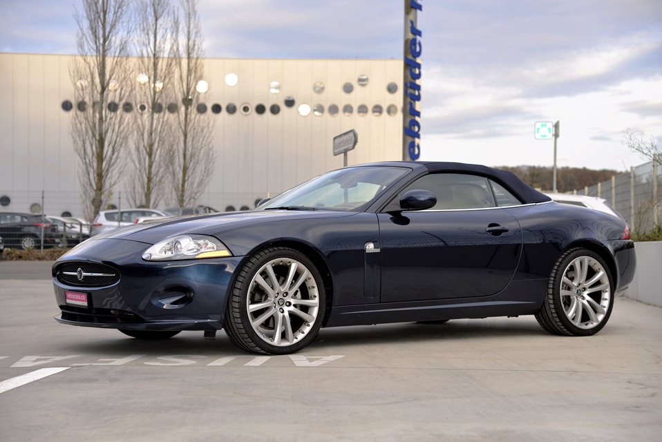 Jaguar XK 8