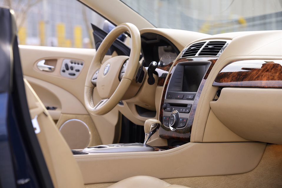 Jaguar XK 8