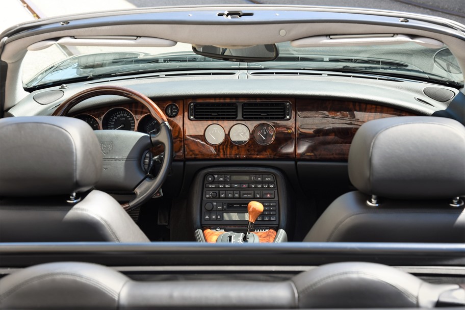 Jaguar XKR
