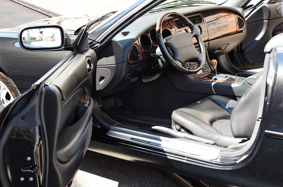 Jaguar XKR