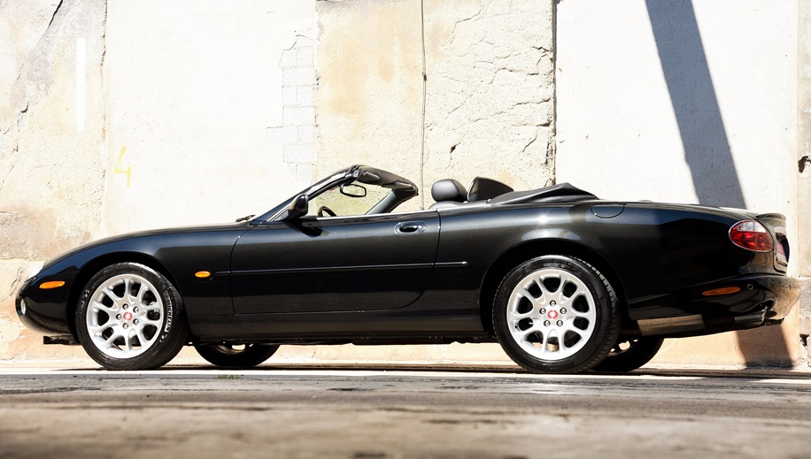 Jaguar XKR