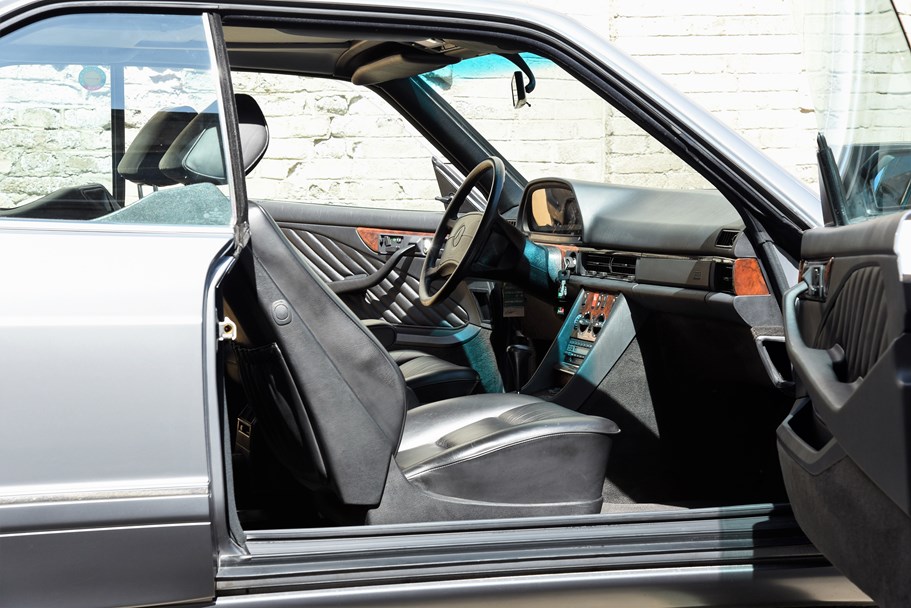 Mercedes Benz 560 SEC