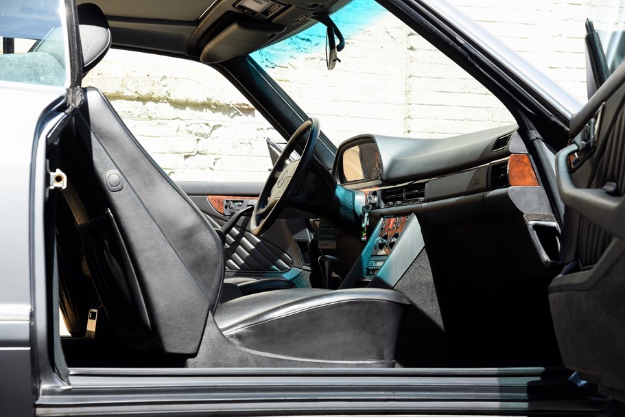Mercedes Benz 560 SEC