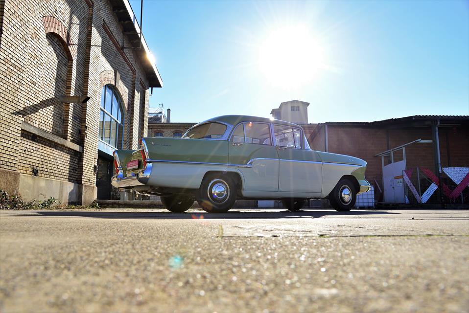 Vauxhall Victor FD Super