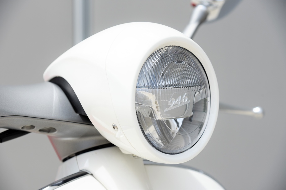 Vespa 946